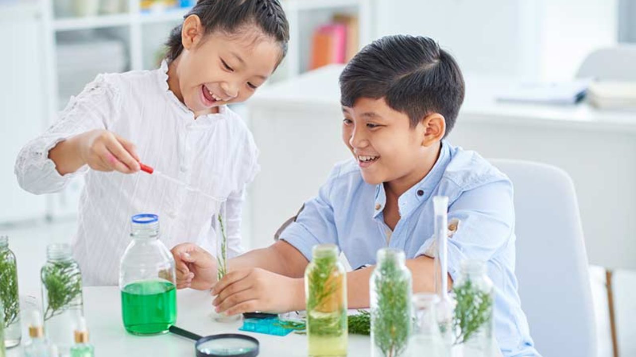 Tips For Fostering Science Curiosity in Kids